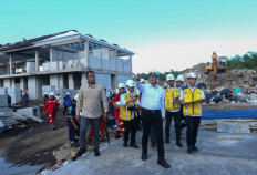 Public Works Minister Dody Hanggodo (center) inspects the construction progress of the East Java 4 People's School (Sekolah Rakyat) on June 15 in Muncar, Banyuwangi, East Java. The government aims to have 93 People's Schools across Indonesia operational and ready to welcome students at the start of the new academic year in July 2026. 