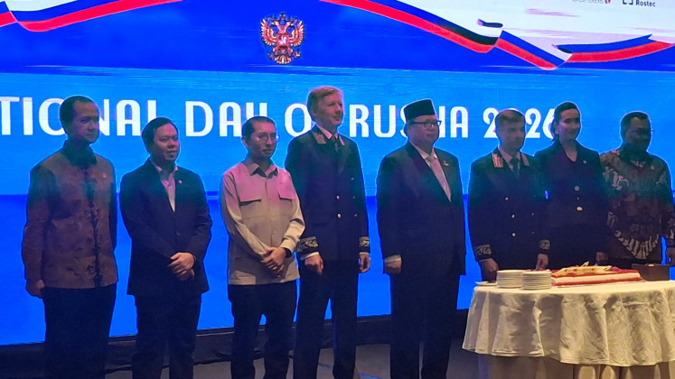 Coordinating Economy Minister Airlangga Hartarto (fourth right) is flanked by Russian Ambassador to ASSEAN Evgeny Zagaynov (third left) and Russian Ambassador to Indonesia Sergei Tolchenov (third right) during a diplomatic reception to commemorate Russia Day on June 29, 2026, in Jakarta. Also accompanying Airlangga were (left to right) Transmigration Minister Iftitah Sulaiman Suryanegera, Regional Representatives Council Speaker Sultan Bachtiar Najamuddin, Culture Minister Fadli Zon, Tourism Minister Widiyanti Putri Wardhana and Environment Minister Jumhur Hidayat.