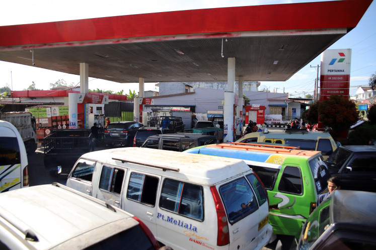 Vehicles line up to refuel at a gas station in Sidikalang district, Dairi Regency, North Sumatra, on July 10, 2026. Residents said long lines for fuel purchases have occurred over the past week due to limited supplies of Pertalite gasoline and diesel at several gas stations. 