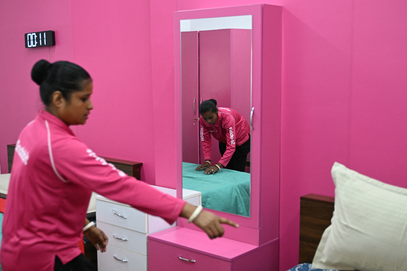 Household gigs: Employees of the on-demand home-services platform Snabbit make beds on June 22 at the company's training center in Bengaluru, India.