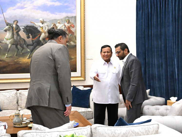 President Prabowo Subianto (center) greets Federal Bureau of Investigation (FBI) Director Kash Patel (right) during a meeting on July 22 at Prabowo's private residence at Jl. Kertanegara in South Jakarta. At the meeting, Prabowo discussed the repatriation of artifacts smuggled from Indonesia to the United States.
