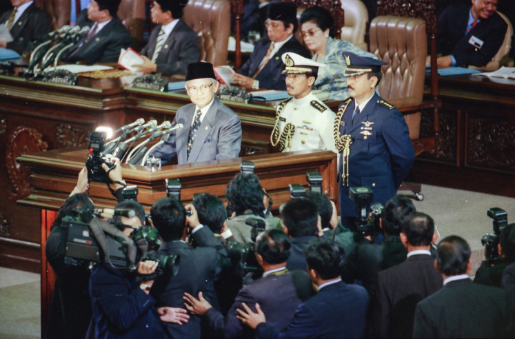President BJ Habibie addresses the House of Representatives on Aug. 15, 1998, in Jakarta, where he called for military reform and a new democratic paradigm during the early days of Reform.