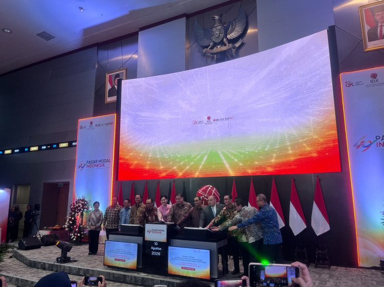 Officials from the Coordinating Economy Ministry, the Finance Ministry, the Financial Services Authority and self-regulatory organizations (SROs) launched the first gold ETF on Monday at the Indonesia Stock Exchange (IDX) office in Jakarta.