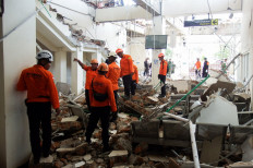 Rescuers search for survivors as NTT quake death toll rises to 47