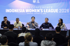 League launch: Soccer Association of Indonesia (PSSI) chairman Erick Thohir (center), flanked by Indonesia Women's League CEO Teddy Tjahjono (left), PSSI secretary general Yunus Nusi, president director Ferry Paulus and PSSI executive committee member Vivin Cahyani Sungkono, speaks on Aug. 11, 2026, during a press conference launching the Indonesia Women's League in Jakarta. The league will kick off on Oct. 17 with six clubs competing in its inaugural season.