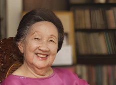 Lifetime of advocacy: Saparinah Sadli, a pioneering psychologist and women's rights advocate, poses in this file photo. She turns 100 on Aug. 24, 2026, after decades of advancing women's studies and human rights in Indonesia.