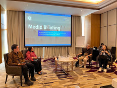 ViriyaENB executive director Suzanty Sitorus (first right) highlighted Greater Jakarta&rsquo;s need for a unified, cross-regional air quality strategy framework that is both monitorable and accountable. (Image by JP/Hanan Rananta Arbi