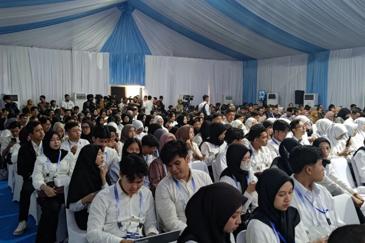 Around 1,800 participants attend the in-person opening of the 2nd Batch of the National Graduate Internship Program on Nov. 26, 2025, at the Manpower Ministry office in Jakarta.