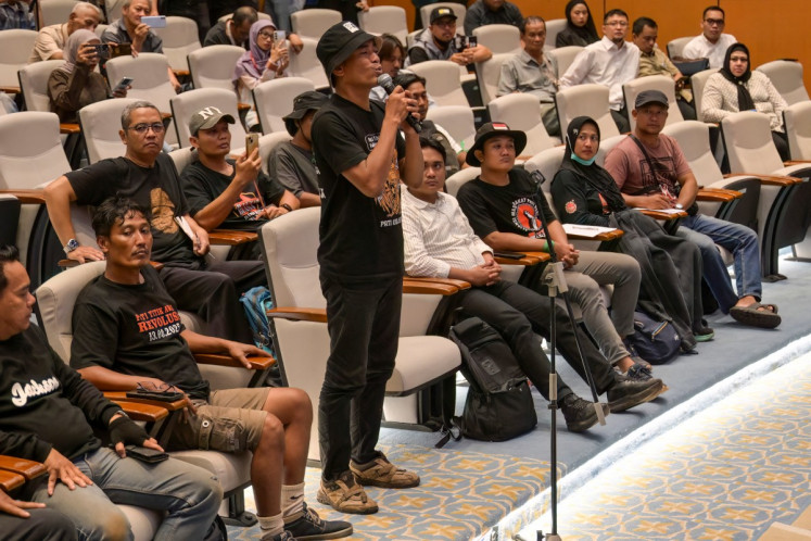 Representative of the protestors from Central Java&rsquo;s Pati community alliance, Supriyono, attends a meeting to voice grievances to the House of Representatives at the Senayan Legislative Complex in Central Jakarta on Aug. 27, 2026.