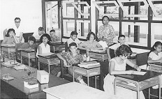 A Pattimura eighth-grade classroom in the 1960's, filled with enthusiastic students eager to learn.(Courtesy by Jakarta Intercultural School)