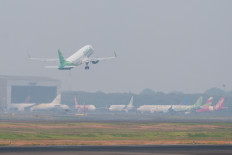 A Citilink Airbus takes off from Soekarno-Hatta International Airport, as the airport reopened following the eruption of Mount Anak Krakatau, in Tangerang, Banten, on Sept. 8, 2026. 