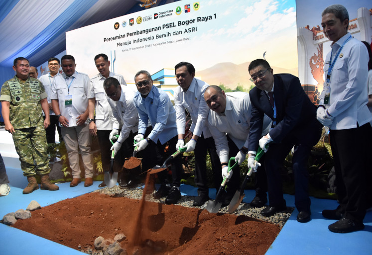 Danantara Chief Investment Officer Pandu Patria Sjahrir, Coordinating Food Minister Zulkifli Hasan and Environment Minister Moh Jumhur Hidayat break ground on the Bogor Raya 1 Waste-to-Energy (PSEL) plant on Thursday in Galuga Village, Bogor Regency, West Java. The Rp 2.8 trillion  (US$157 million) project is meant to process over 500,000 tonnes of waste annually or around 45 percent of total waste in Bogor city and regency