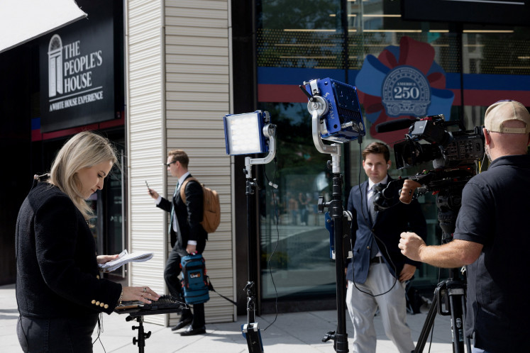 CNN correspondent Betsy Klein reports from the sidewalk outside the White House after US President Donald Trump banned three major news outlets, CNN, MS NOW and Politico, from the White House in Washington, D.C., on September 19, 2026. 