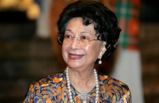 Wife of Malaysia's longest-serving PM Mahathir dies aged 100
