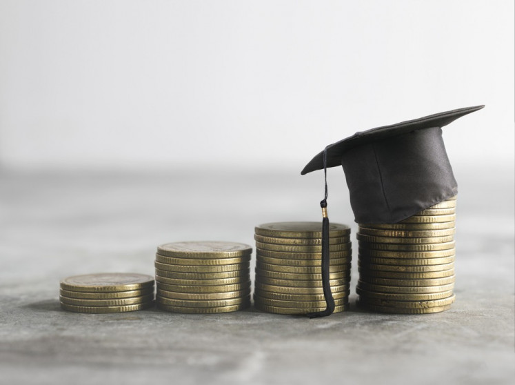 Stock illustration of rising university costs