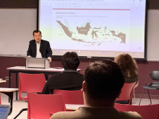 Former vice president Jusuf Kalla presents his public lecture at the Northern Illinois University (NIU) in DeKalb, Illinois, the United States, on Oct. 13, 2026.