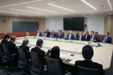 Senior leaders representing the 10 Singapore firms being investigated for their links to haze-causing fires at a meeting on Oct. 28.
